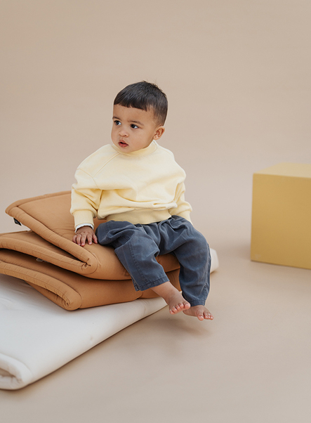 Studio Aelbo babysweater kindersweater licht geel