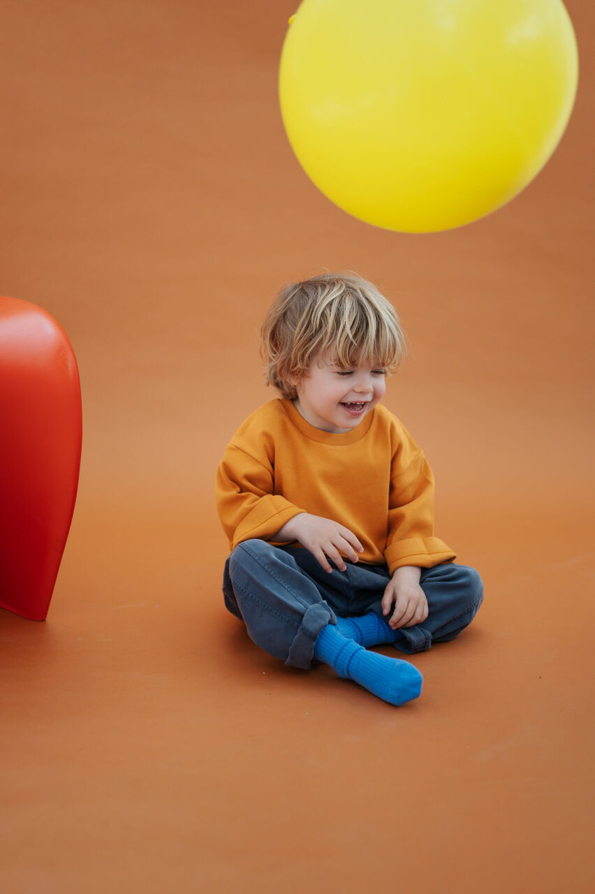 Studio Aelbo longsleeve baby shirt met lange mouwen oranje